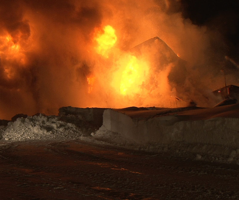Un violent incendie rase le supermarché Bonichoix à Saint-Honoré