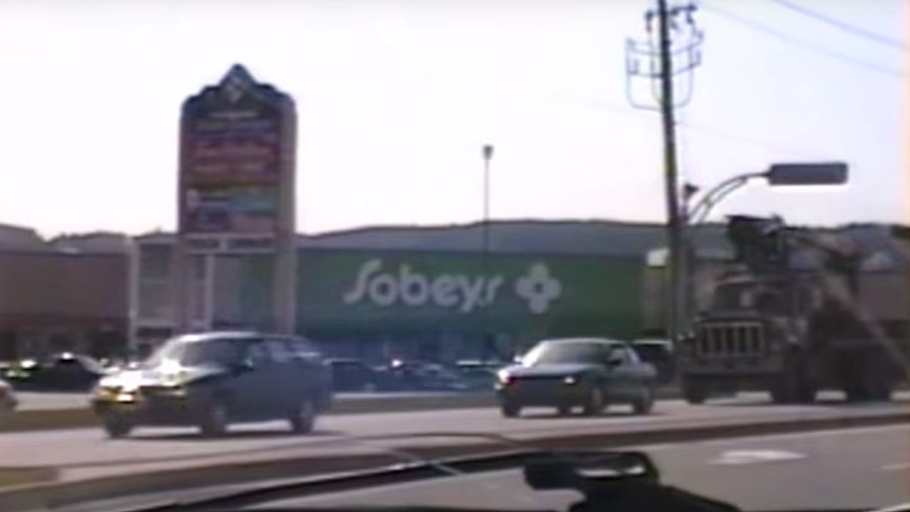 Normand DeLessard présente des images de Saint-Georges en 1998