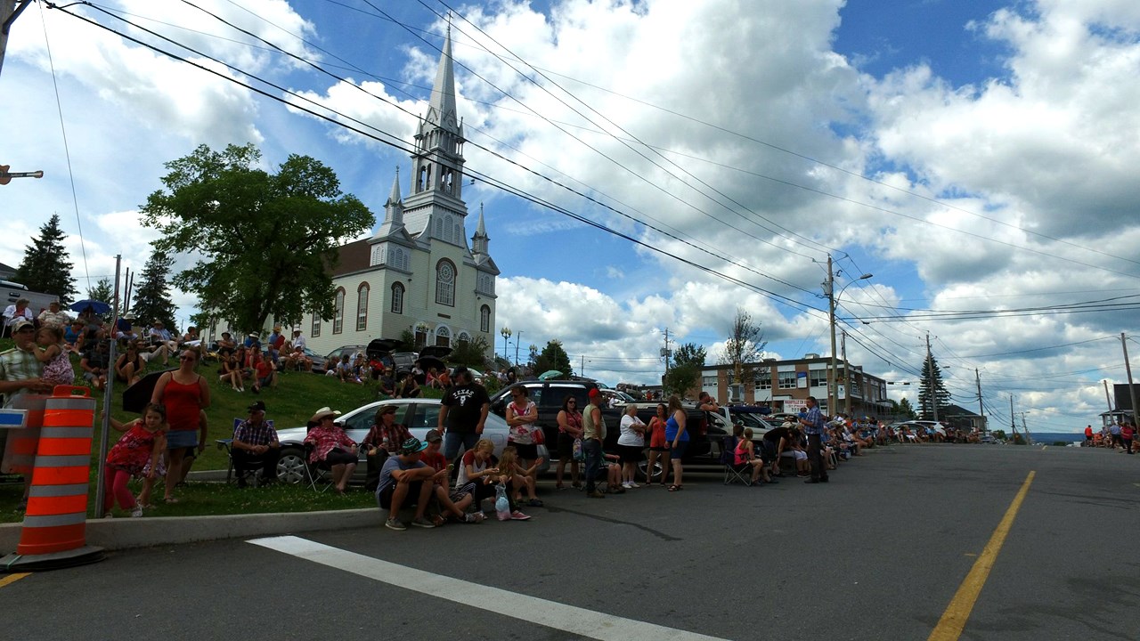Normand DeLessard nous présente la parade du festival Nashville en Beauce