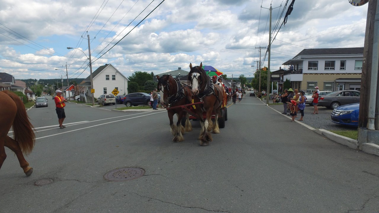 Normand DeLessard nous présente la parade du festival Nashville en Beauce