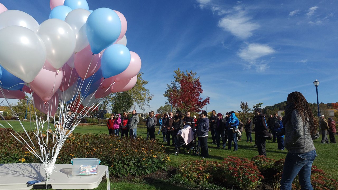 Normand DeLessard présente la marche de la Fête des anges