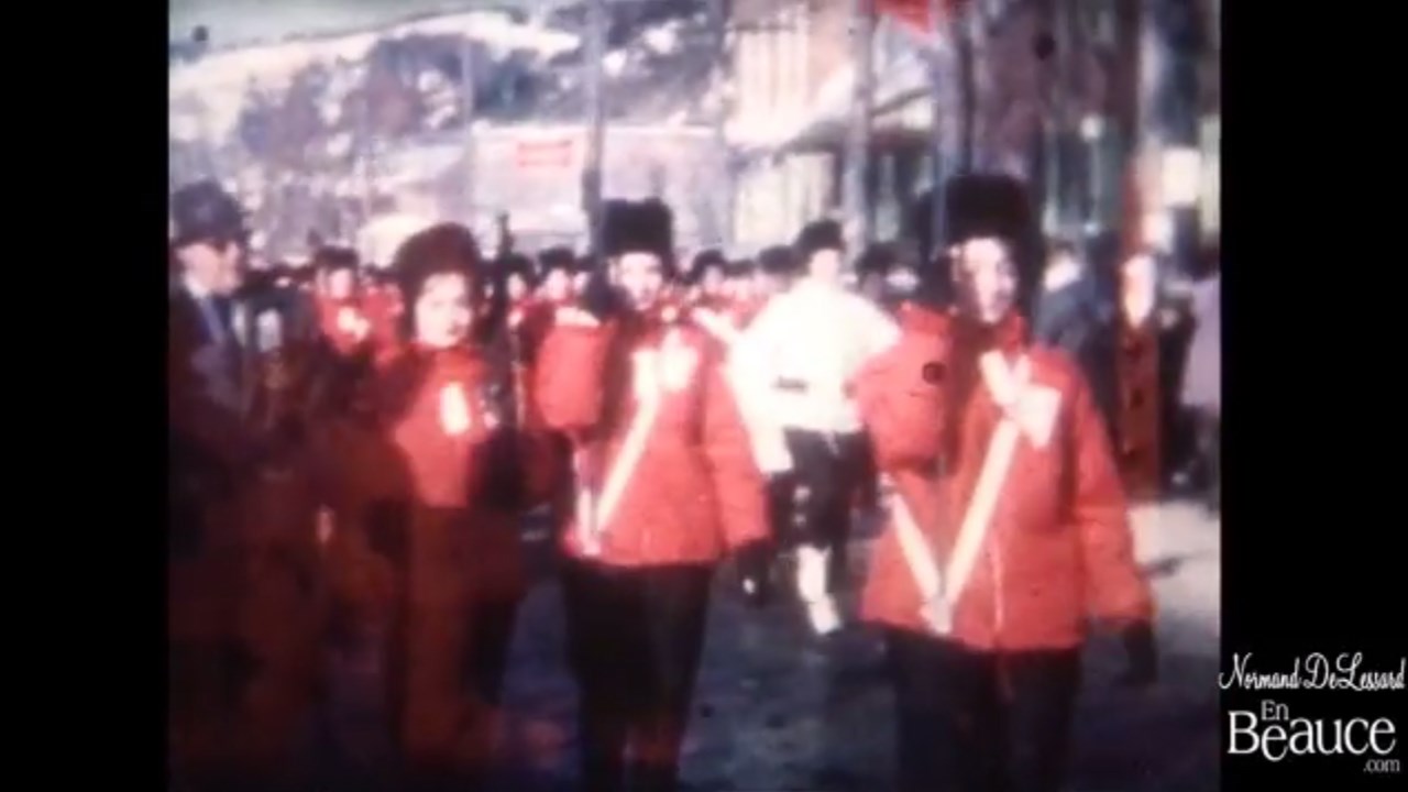 Normand DeLessard présente une parade à Beauceville en 1962