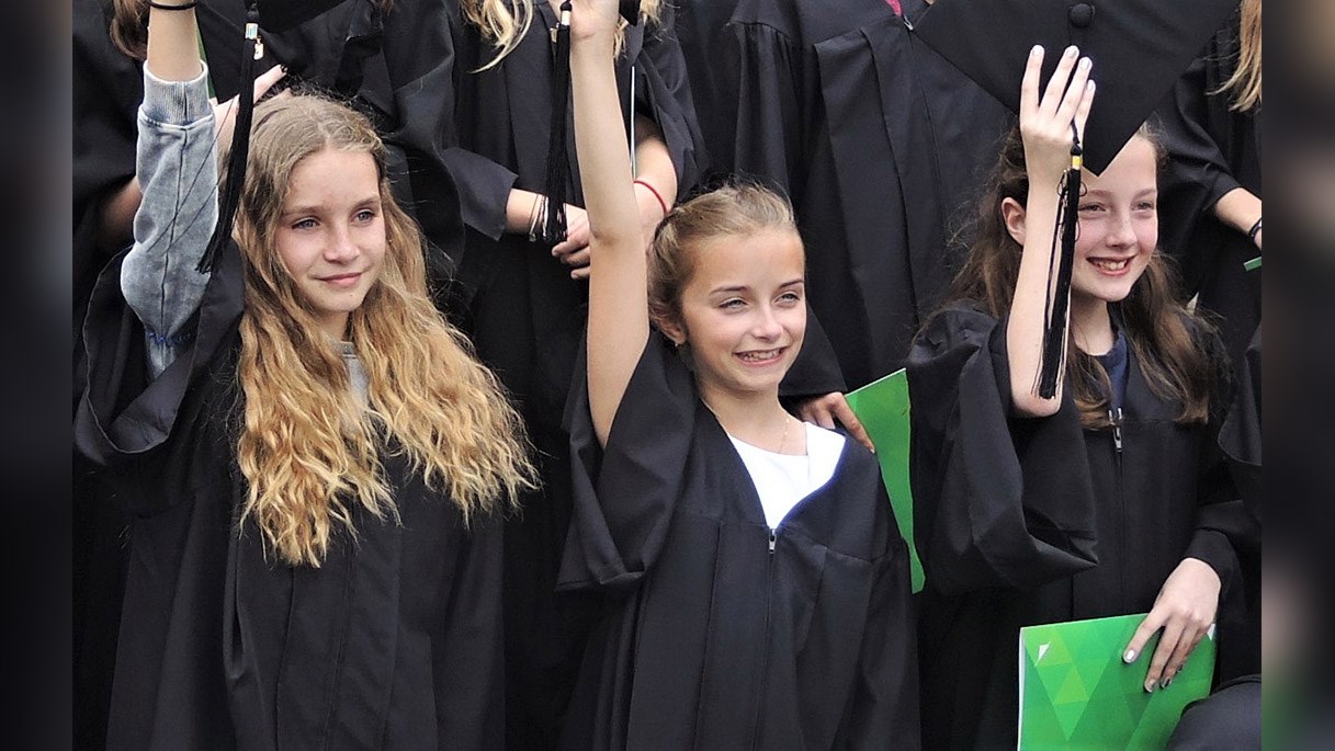 Les finissants de 6e année de l'école Vision Beauce de Sainte-Marie lors de leur cérémonie de graduation qui s'est déroulée lors du mercredi 21 juin 2017.