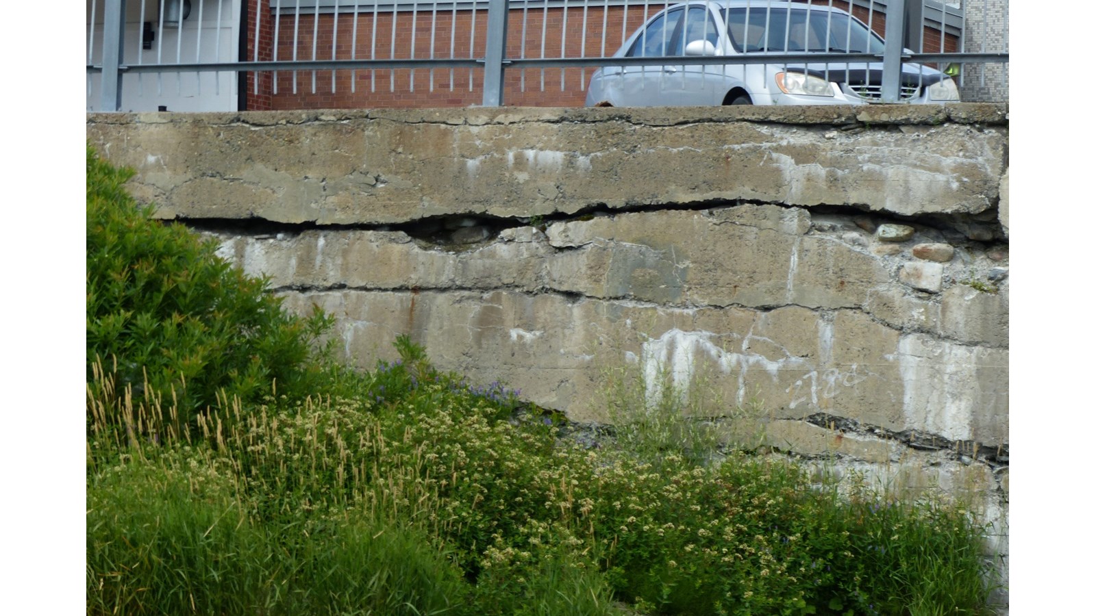 L'état du mur de soutènement de la Promenade Redmond à Saint-Georges en date du vendredi 14 juillet 2017.