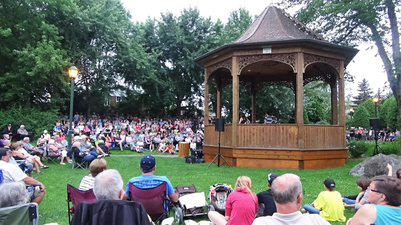 Notre vidéaste junior Pascal Goyette présente le spectacle de Rosalie Gilbert et Raphaël Giroux
