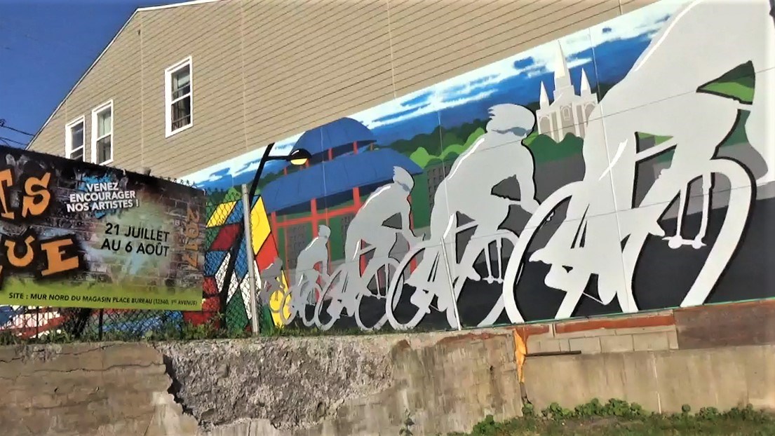 Notre vidéaste junior Pascal Goyette présente l'évolution de la fresque à Place Bureau