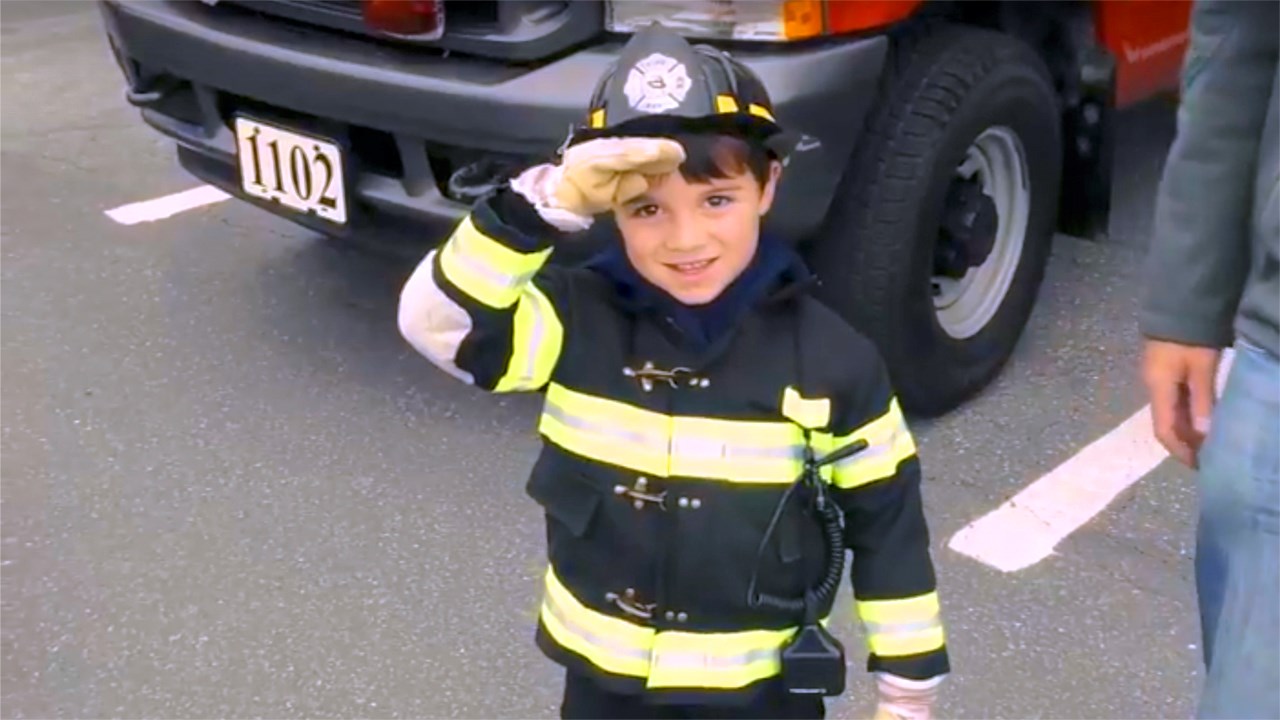 Normand DeLessard présente les portes ouvertes de la caserne incendie de St-Georges