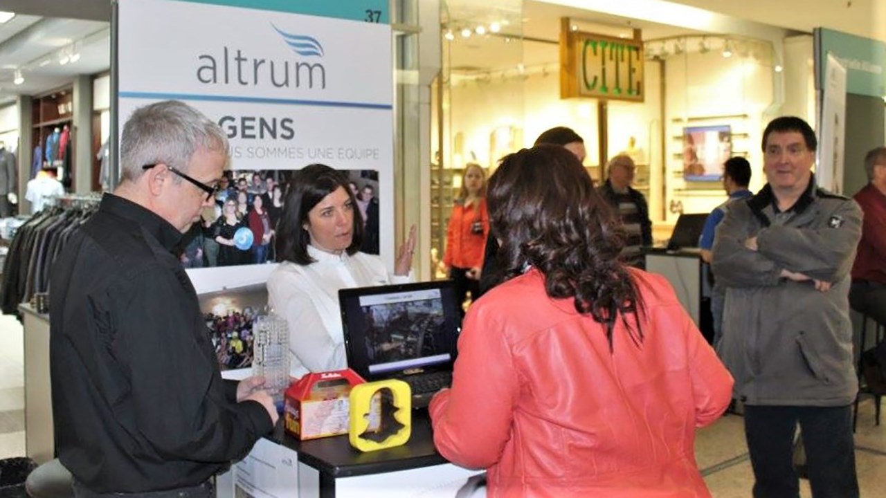 Une édition précédente de la Foire de l'emploi Beauce-Etchemins au Carrefour Saint-Georges.