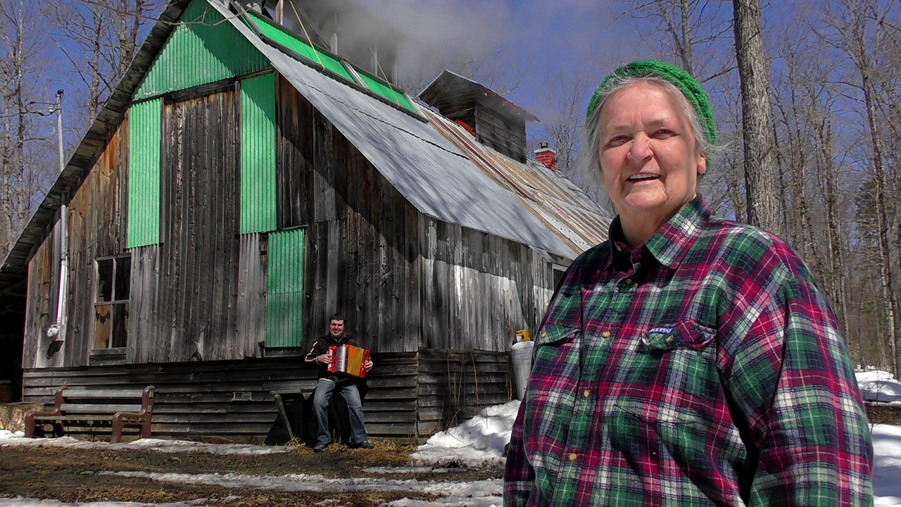 Normand DeLessard présente la cabane à sucre de Carmelle Loignon de St-Philibert