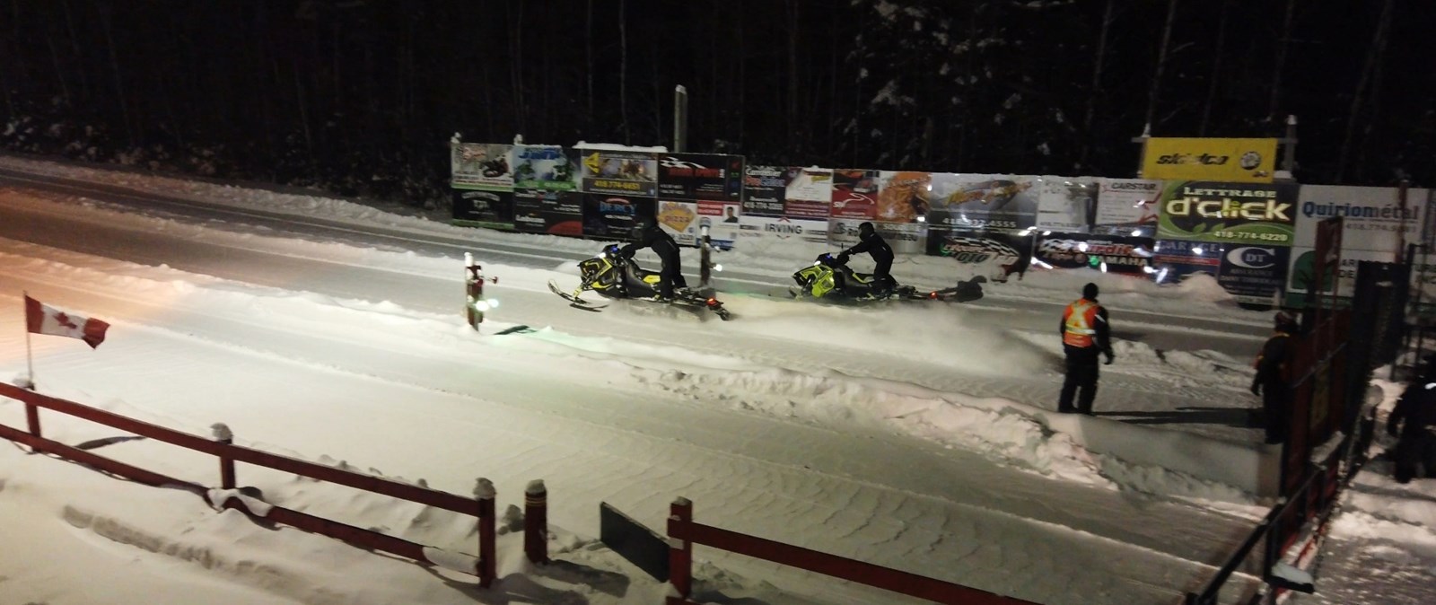 Normand DeLessard présente le drag de motoneige de Beauceville