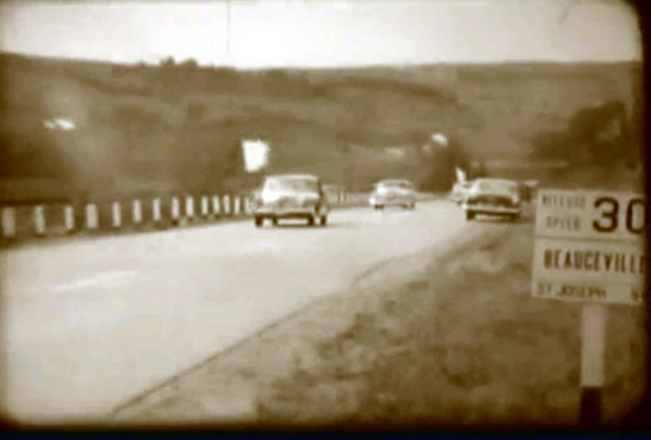 Normand DeLessard présente la Visite de la Beauce des Bérets blancs en 1955