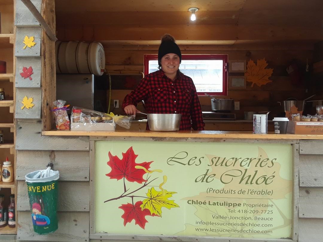 Normand DeLessard présente la cabane à sucre du Manoir du Quartier