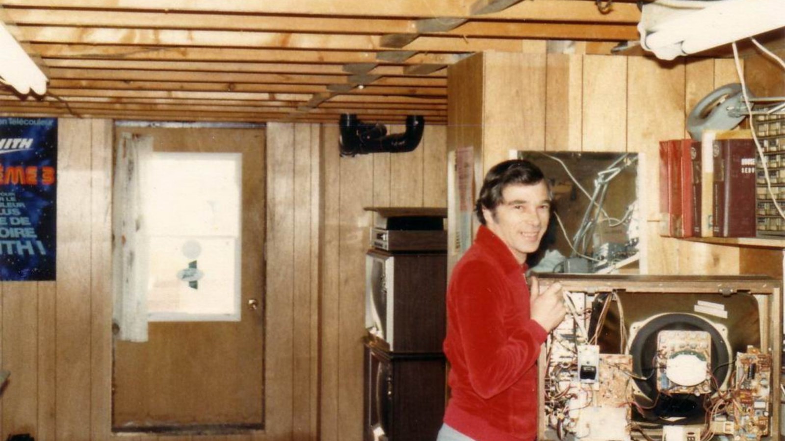 Normand DeLessard présente Fred Jacob 60 ans de Réparation de Télé
