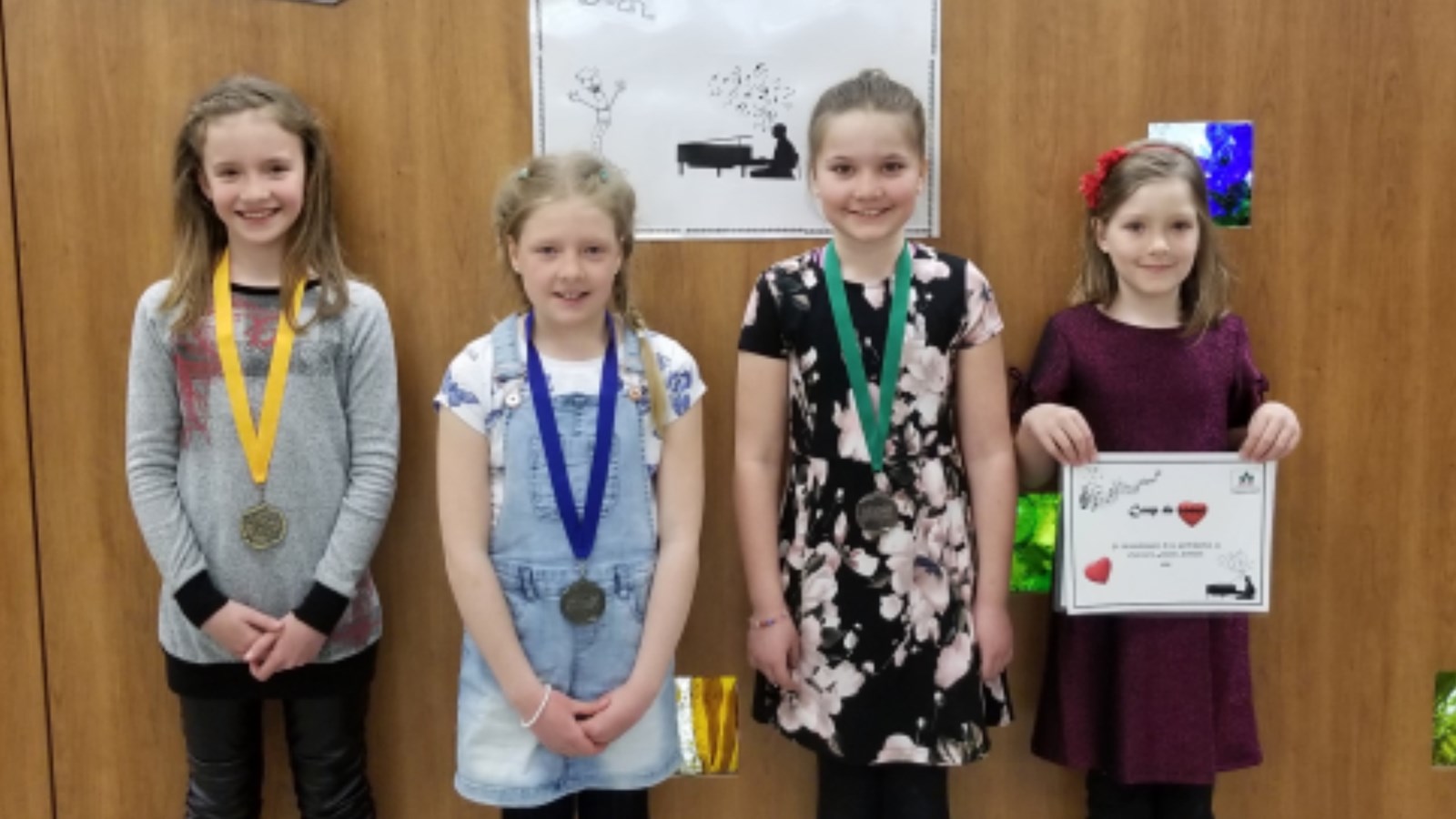 3e année, chant: Ariane Vachon, D’Youville-Lambert (Or), Charlotte Landry, l’Accueil (Argent), Marie-Andrée Morin, Lacroix (Bronze) et Océanne Giroux, Trait-d’Union (Coup de coeur)