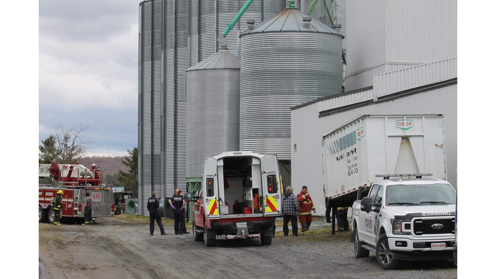 Chute dans un silo à grain : les blessures de l'homme ne seraient pas majeures