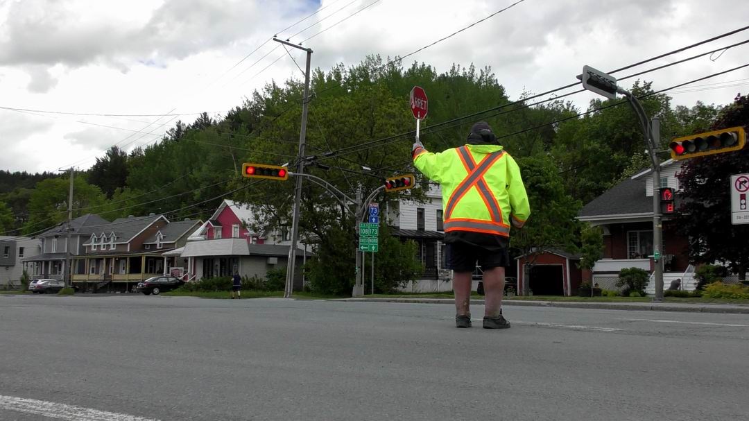 Normand DeLessard présente Martin Poulin, brigadier depuis 26 ans