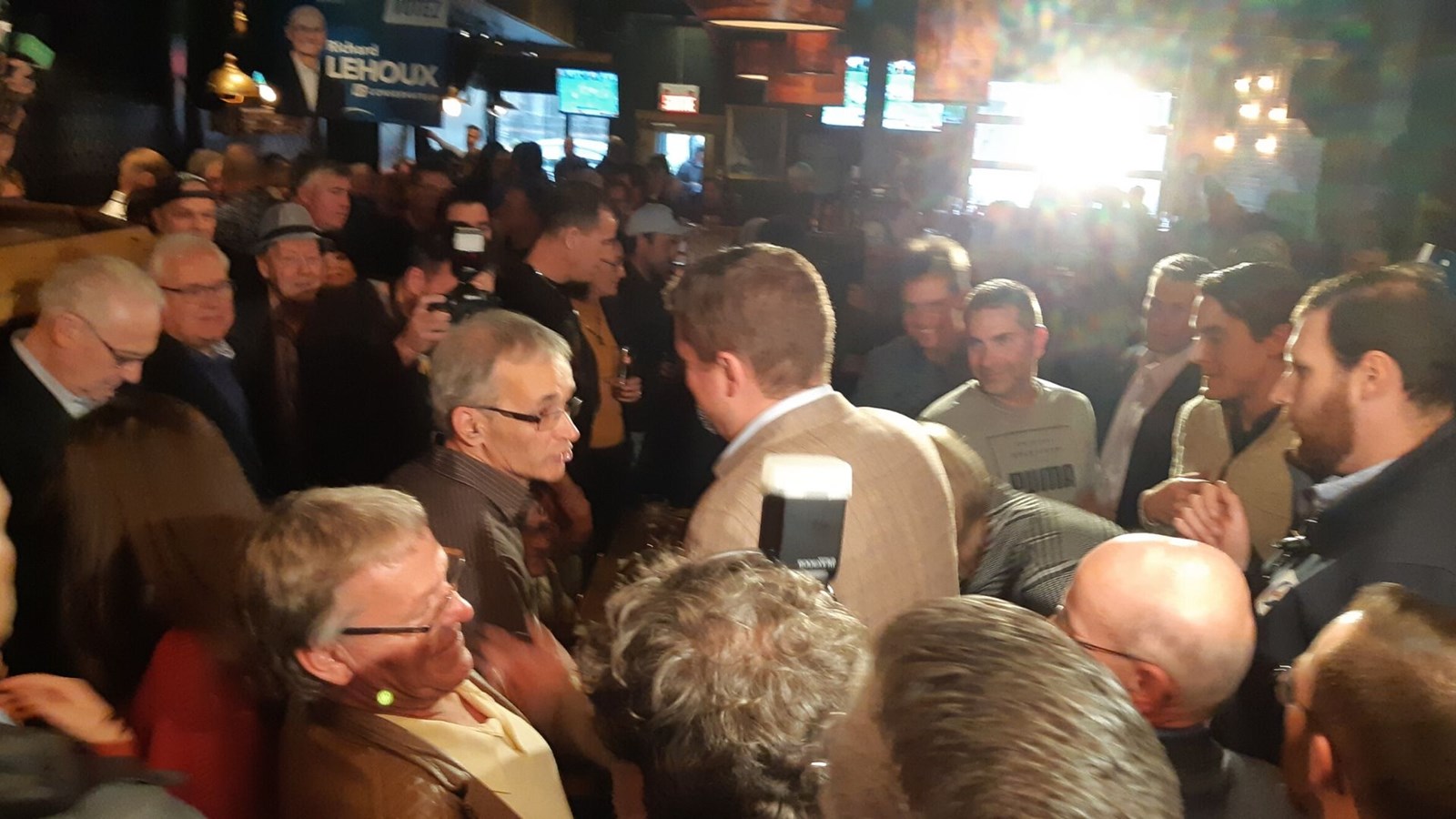 De nombreux partisans étaient présents pour rencontrer M.Scheer