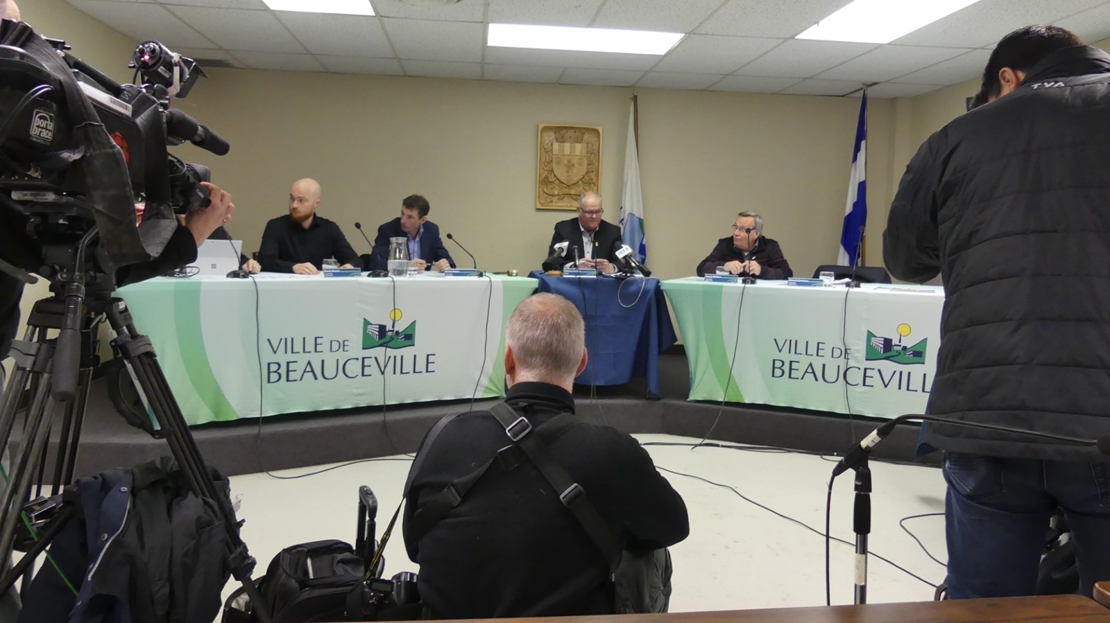 Un conférence de presse qui a fait salle comble quant aux représentants des médias.