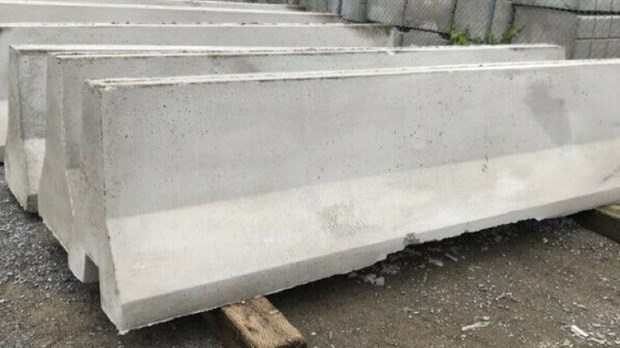 Les blocs de béton seront installés dans les prochains jours