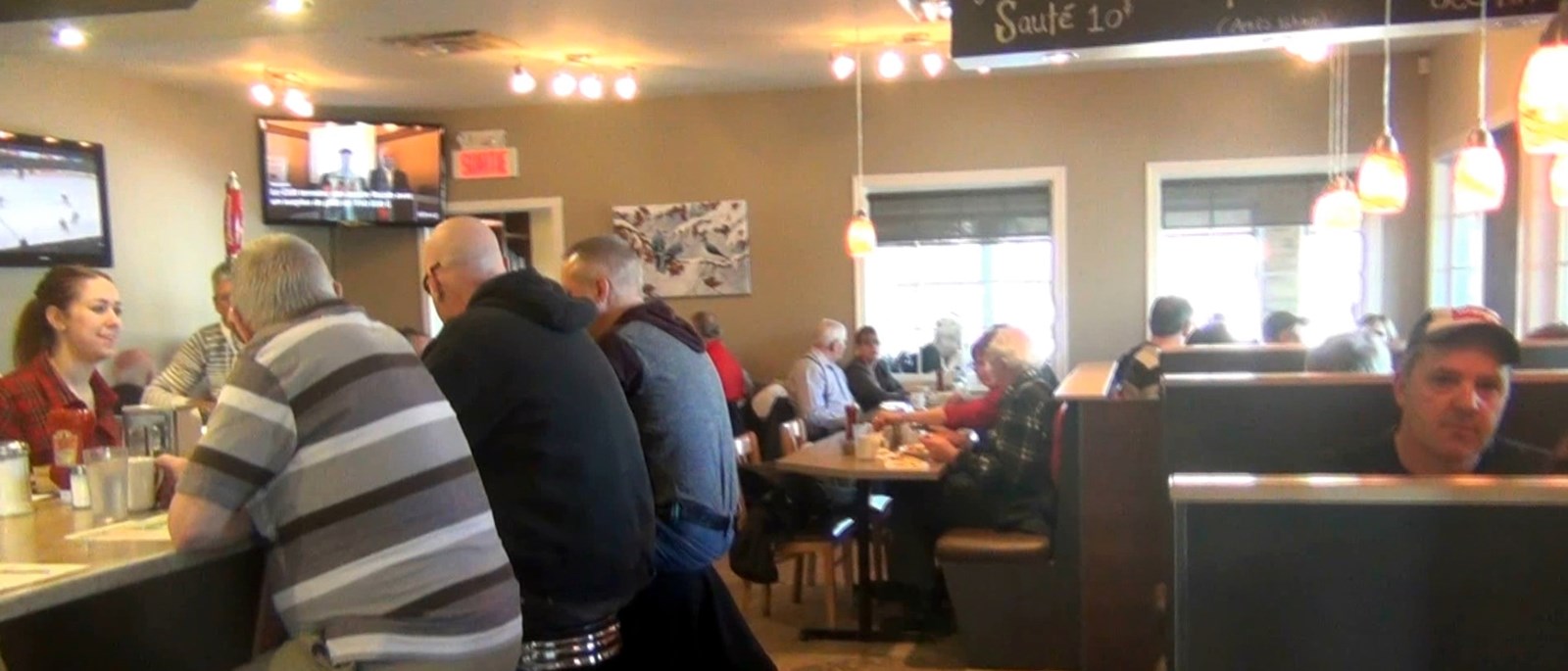 Normand De Lessard présente des souvenirs du déjeuner de l'érable au restaurant Le Bec Fin (2015)