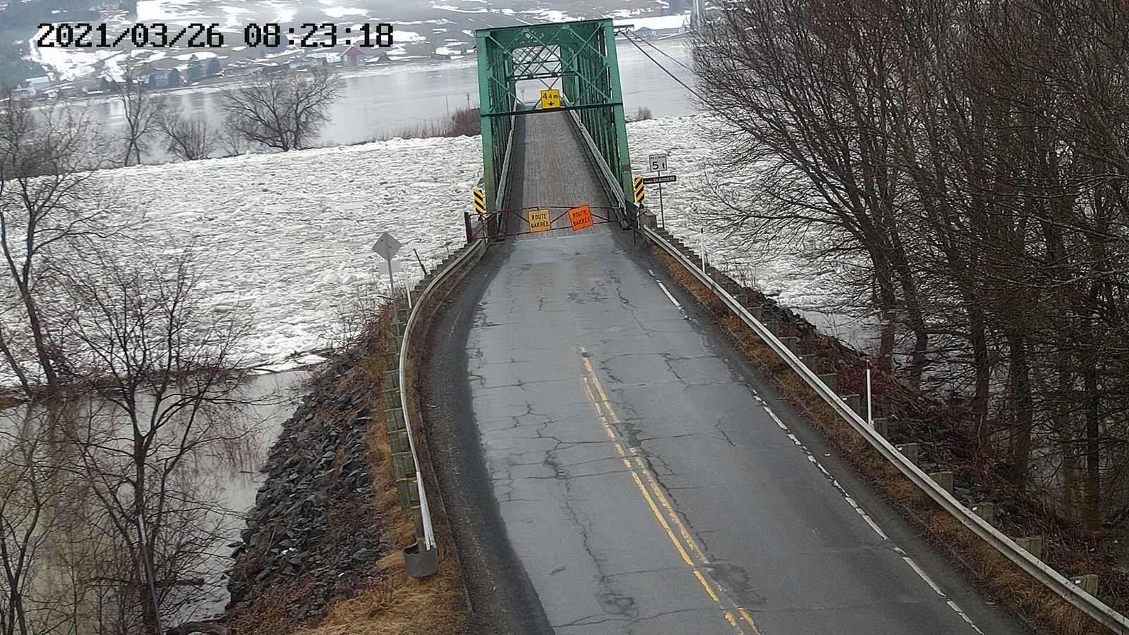 Le pont entre les deux Saint-Joseph est fermé en raison de la pluie
