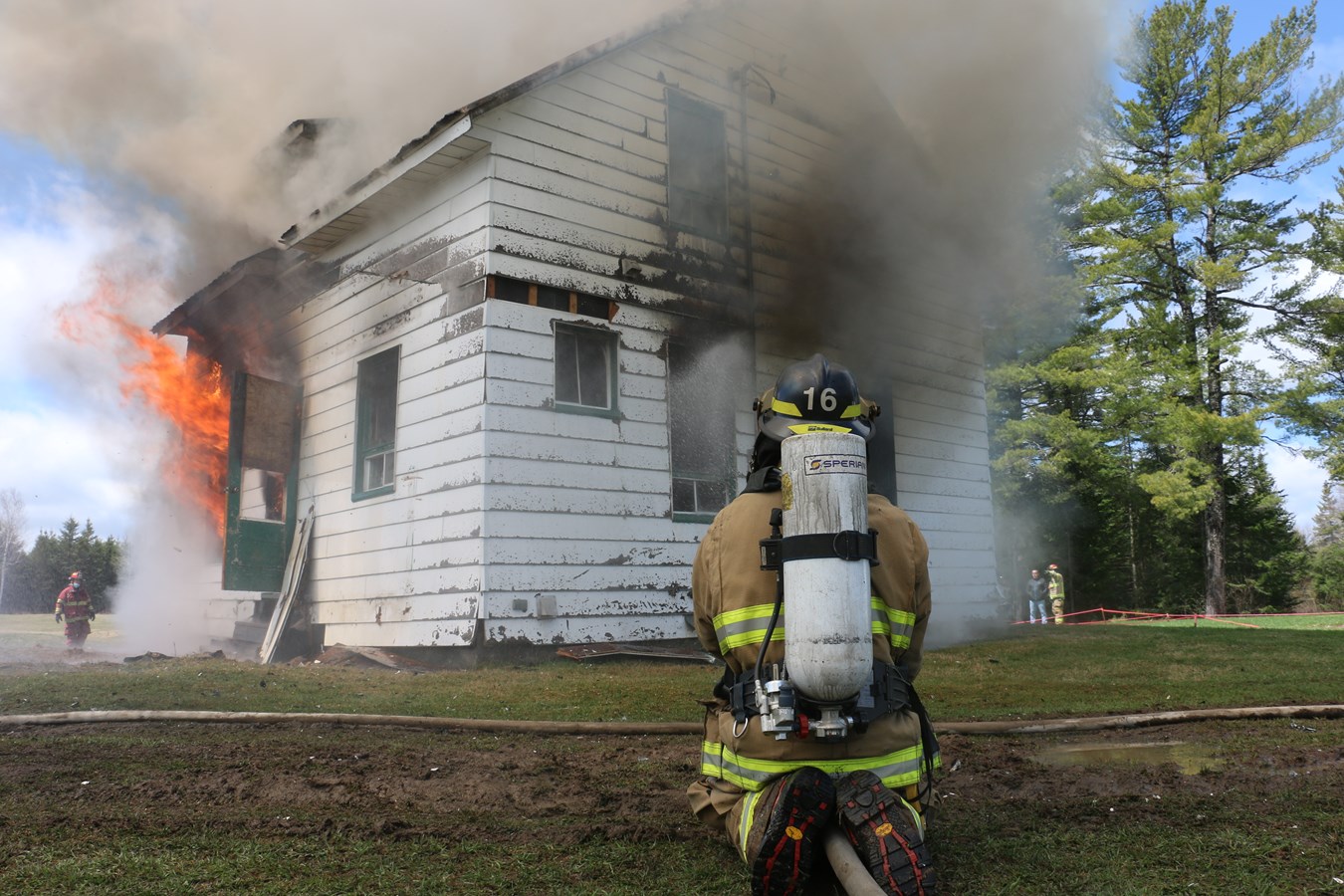 Un bon exercice pour les pompiers