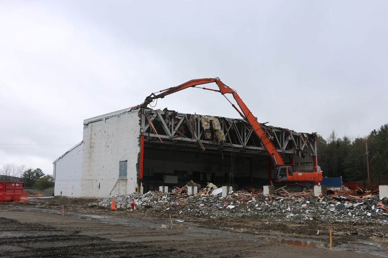 La démolition de l'ancien aréna de Beauceville devrait se conclure cette semaine