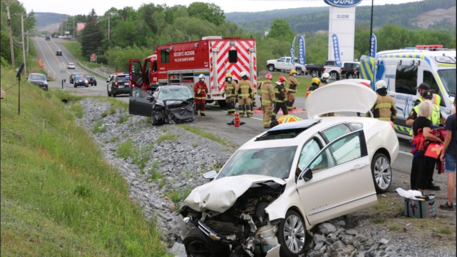 Collision entre deux véhicules à Vallée-Jonction