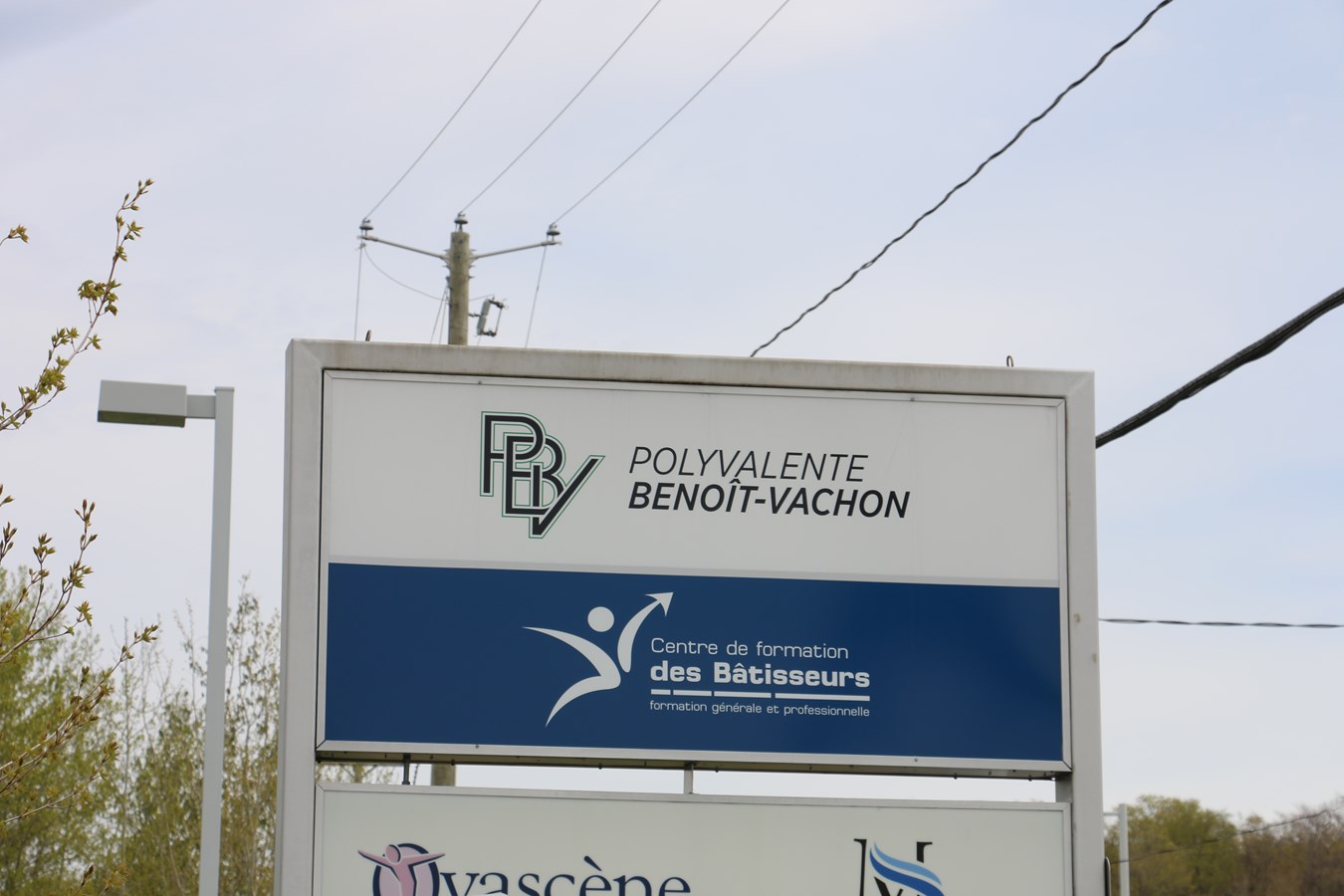 COVID-19: 129 élèves en isolement à la Polyvalente Benoit-Vachon