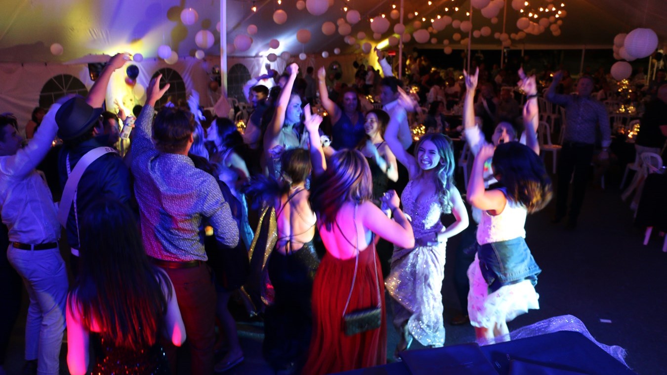 Un succès sur toute la ligne pour le bal des finissants de l'École Jésus-Marie