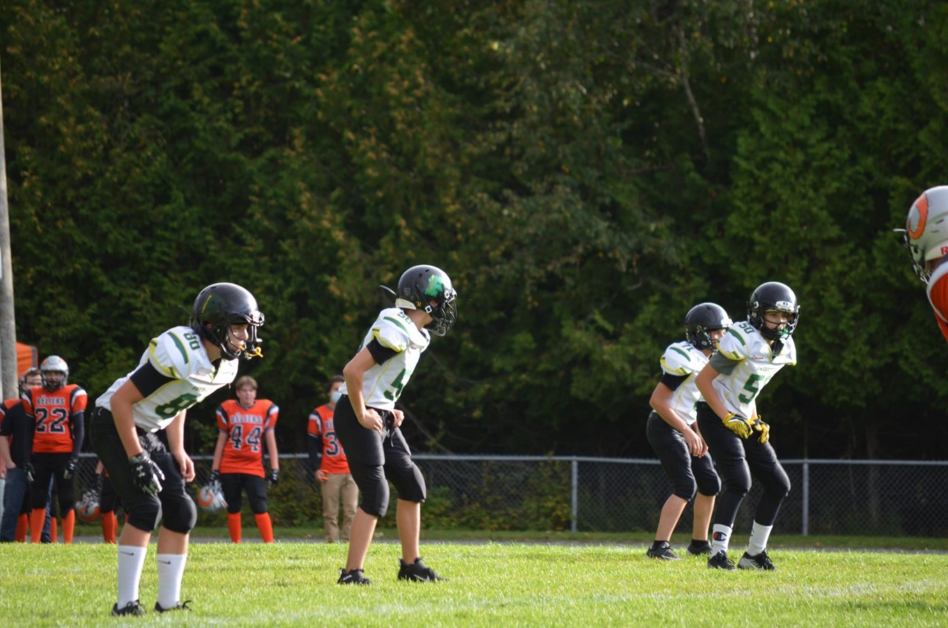 Difficile début de saison pour les équipes de football de la polyvalente Bélanger