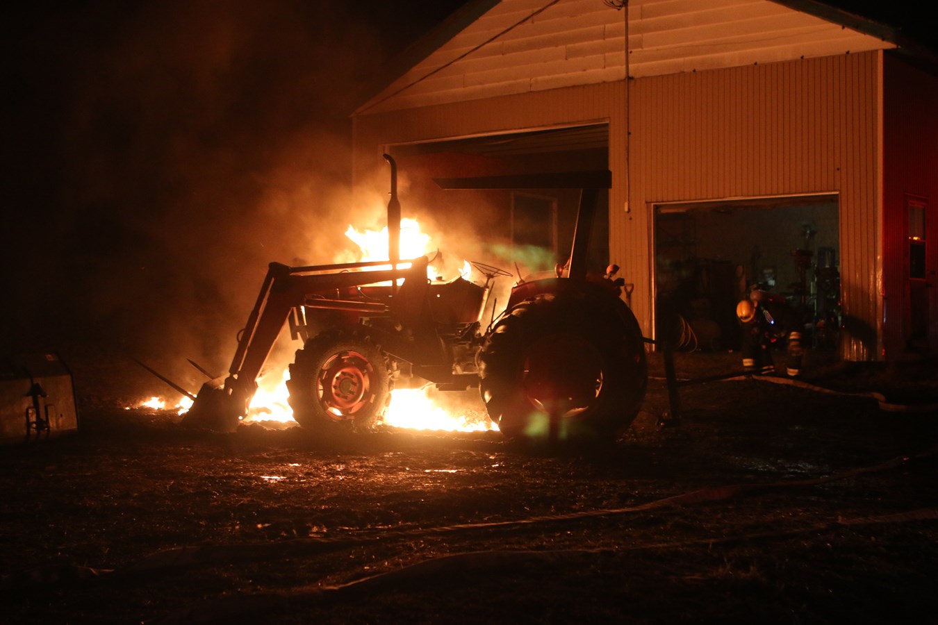 Un tracteur a pris feu à Saint-Victor