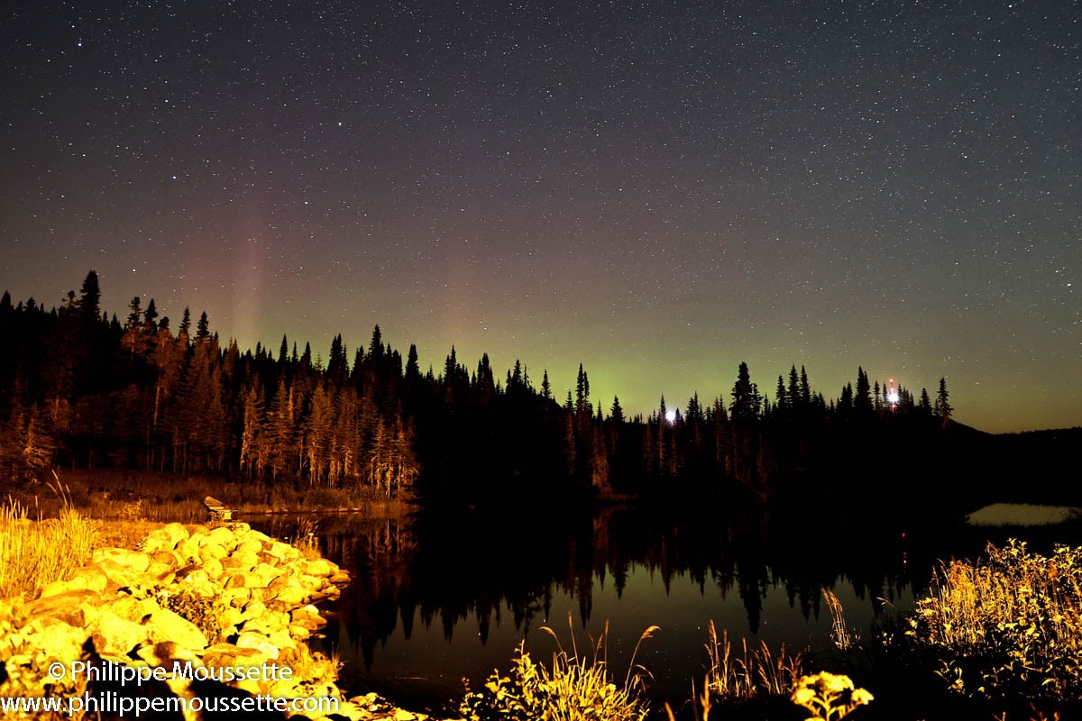 Aurore du 19 août 2022 pris au petit lac à l'épaule avec mon Canon 1DX Mark III et mon 24mm 700mm f2.8 15 secondes 3200 iso.