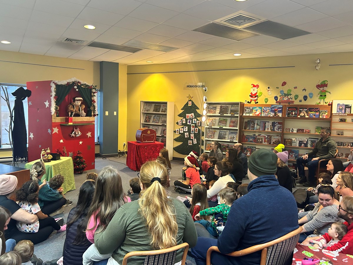 « Le coffre féérique du Père Noël » a conquis les petits