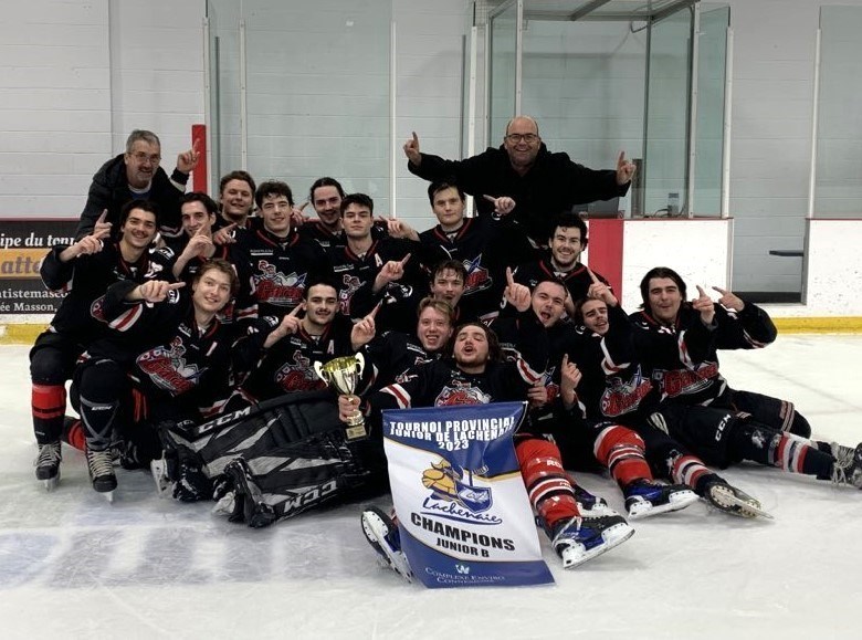 L'équipe Garaga Junior championne du tournoi de Lachenaie