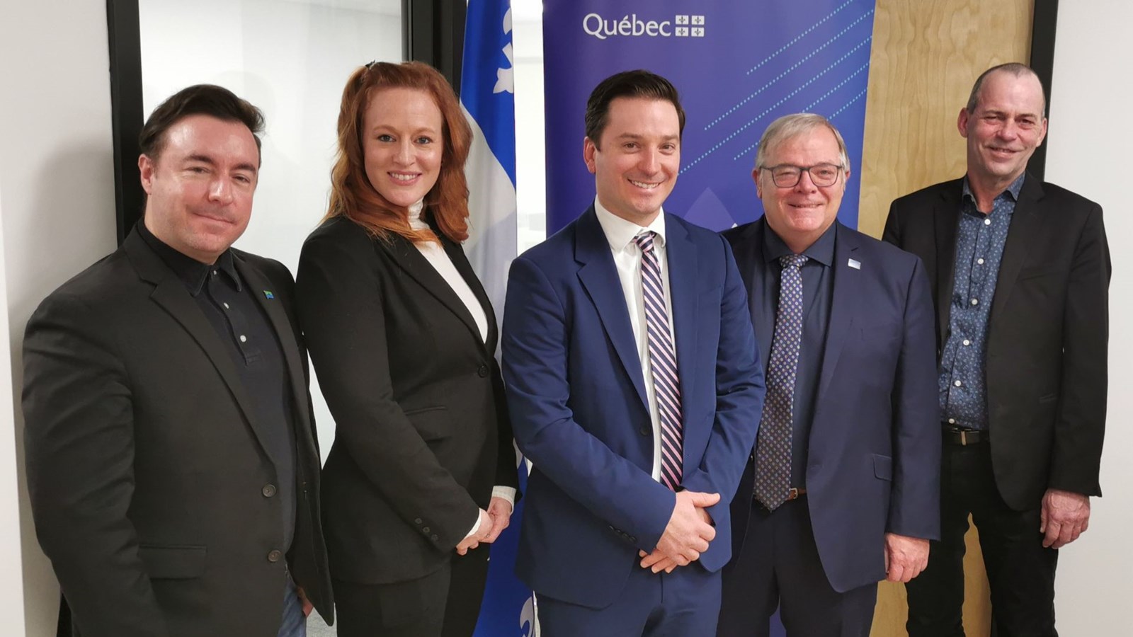 Au centre, le ministre de la Justice et procureur général du Québec, Simon Jolin-Barrette, a procédé à l'inauguration officielle du CJP en compagnie du préfet de la MRC de Beauce-Centre, Jonathan V. Bolduc, de la directrice du Centre de justice de proximité de Québec, Me Geneviève Trépanier, du député de Beauce-Nord. Luc Provençal et du maire de Saint-Joseph-de-Beauce, Serge Vachon.