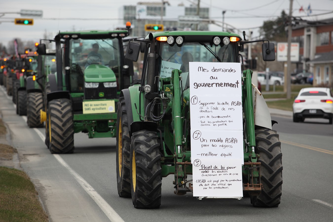 La gronde des agriculteurs du Québec s'empare de Sainte-Marie