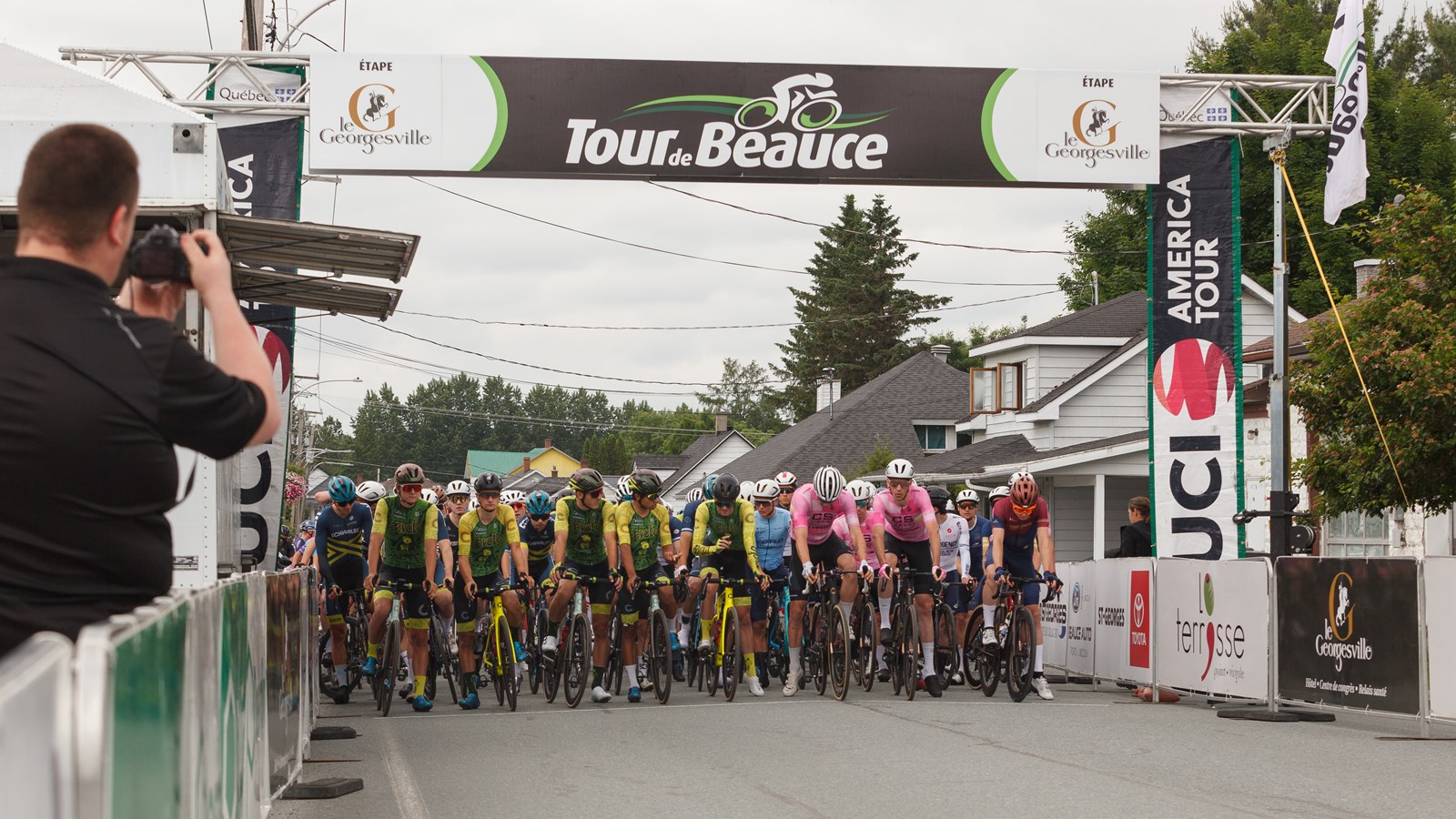 Les 21 équipes du Tour de Beauce se sont élancées ce matin