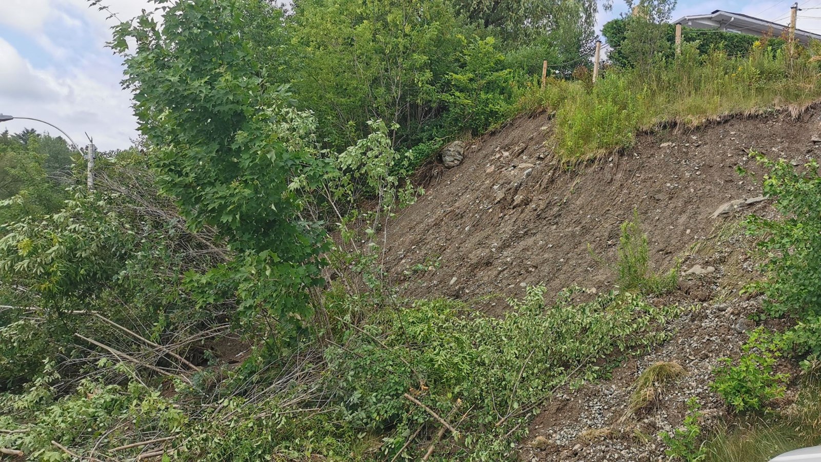 Glissement de terrain sur la 92e rue.