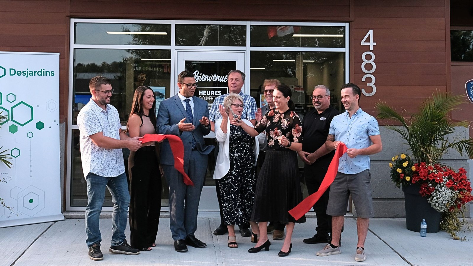 Pierre Grondin (élu), Audrey Poulin (Caisse Desjardins des Sommets de la Beauce), Samuel Poulin (député Beauce-Sud), Dany Quirion (préfet Beauce-Sartigan), France Jacques (bénévole), Richard Moreau (architecte), Vanessa Roy (mairesse), Stéphane Poulin (bureau du député Richard Lehoux), Frédéric Poulin (élu).