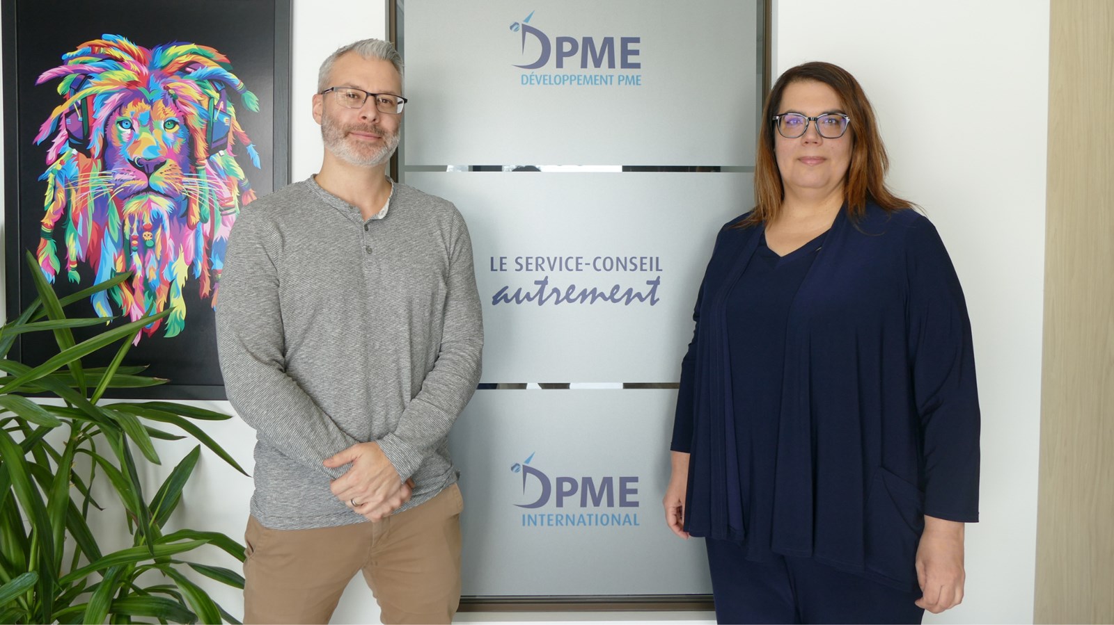 Jean-Sébastien Lussier, conseiller en commerce international et marketing et Marie-Pierre Poulin, directrice générale de Développement PME Chaudière-Appalaches