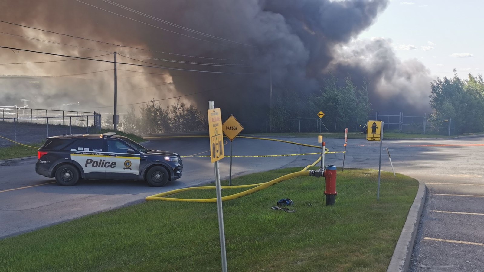 Beauceville : important incendie de pneus chez Royal Mat