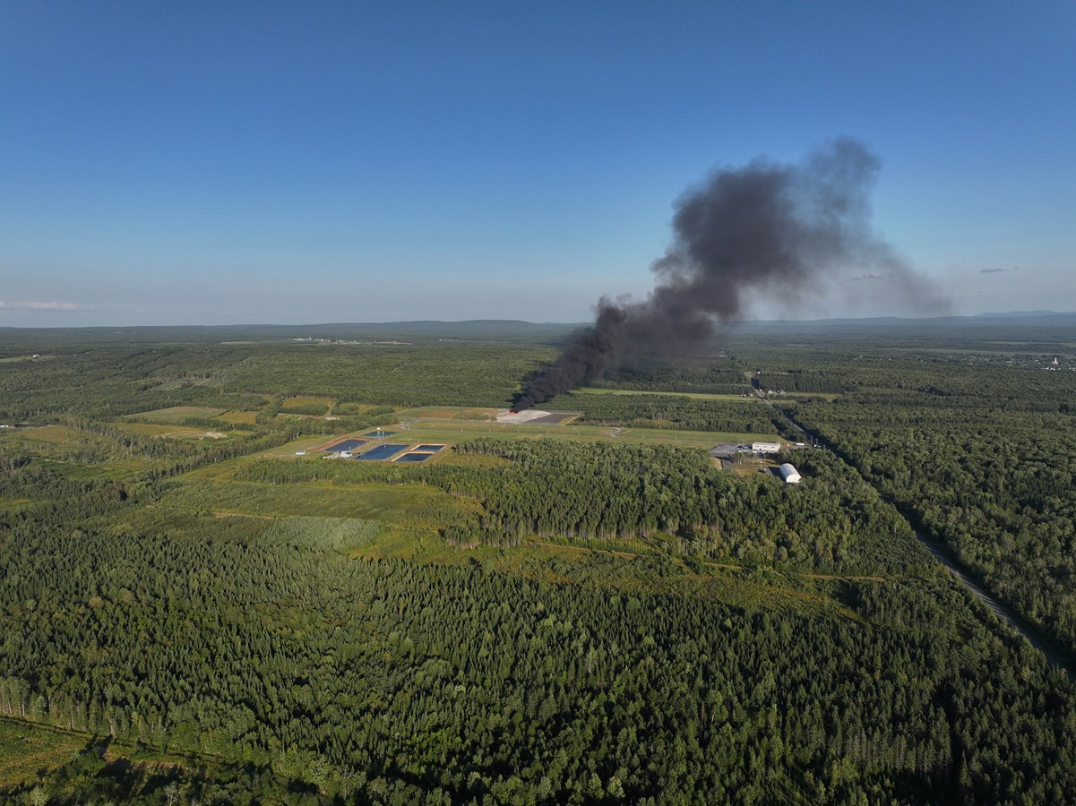 Feu majeur dans un site de déchets à Saint-Côme-Linière