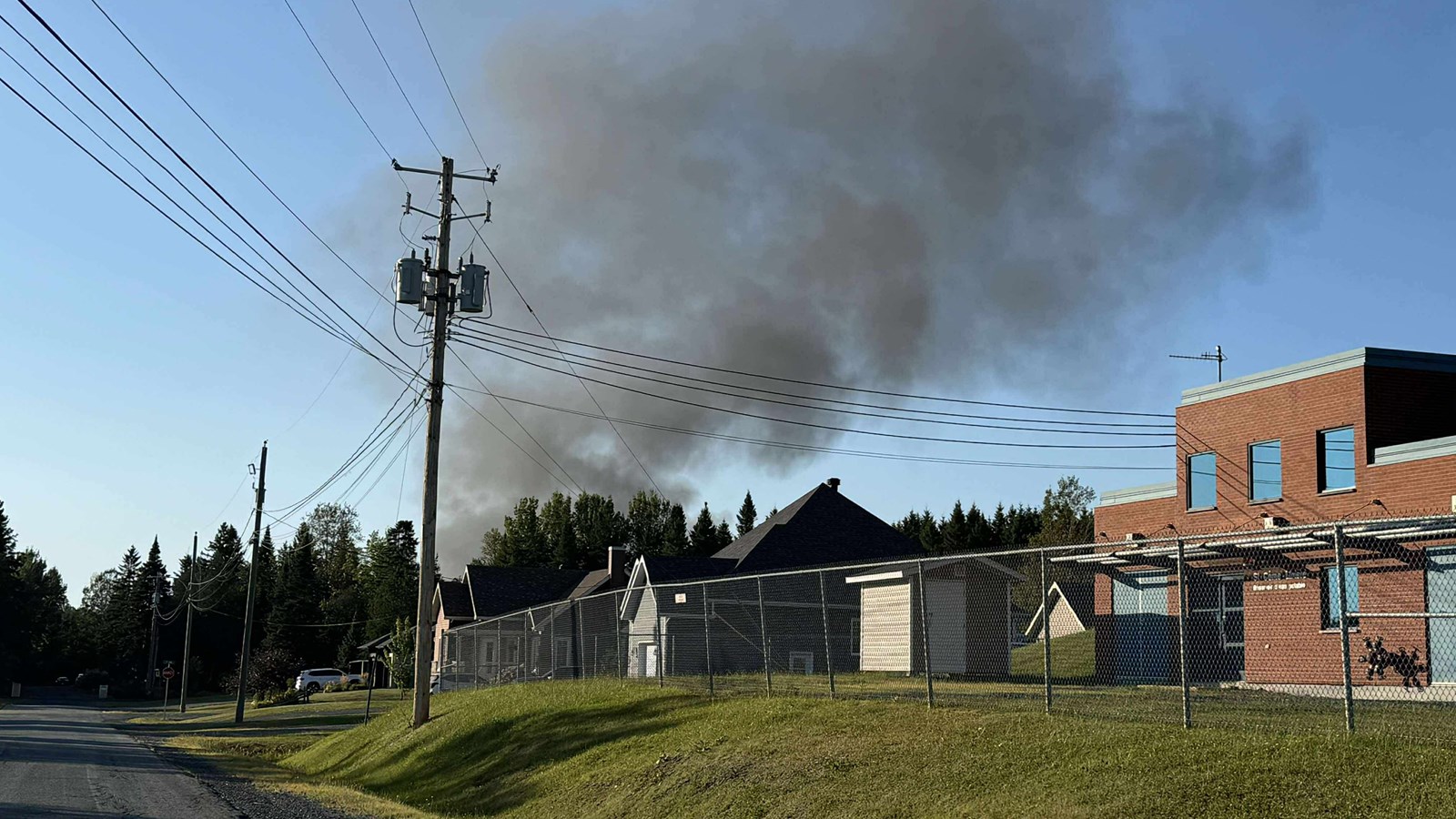 Feu majeur dans un site de déchets à Saint-Côme-Linière