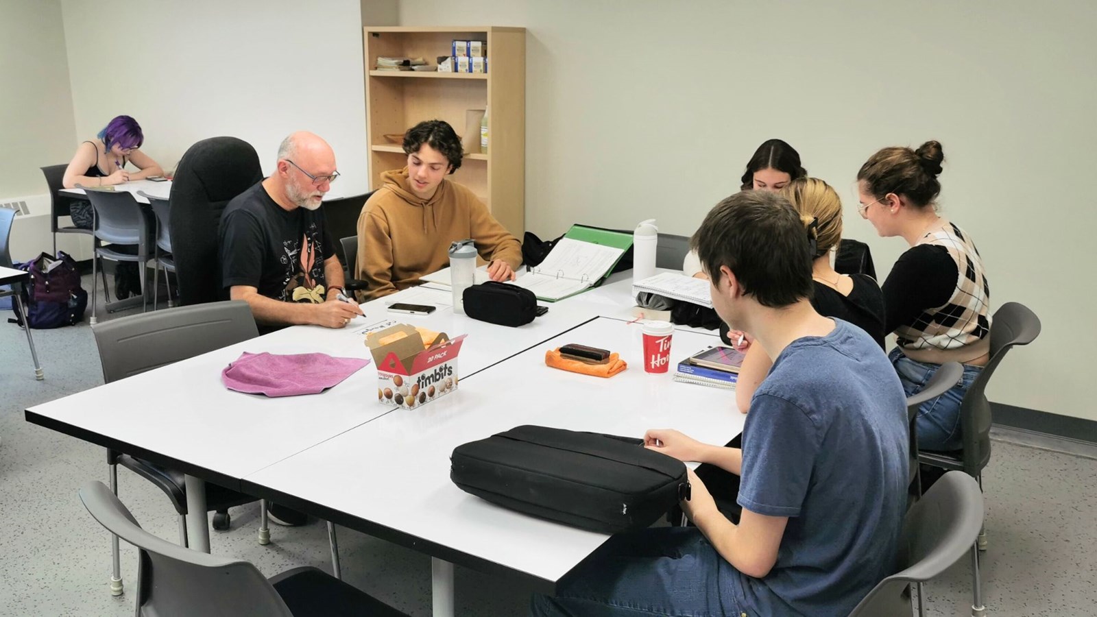 Chaque centre d'aide compte des tuteurs selon la matière, comme ici, en mathématiques.