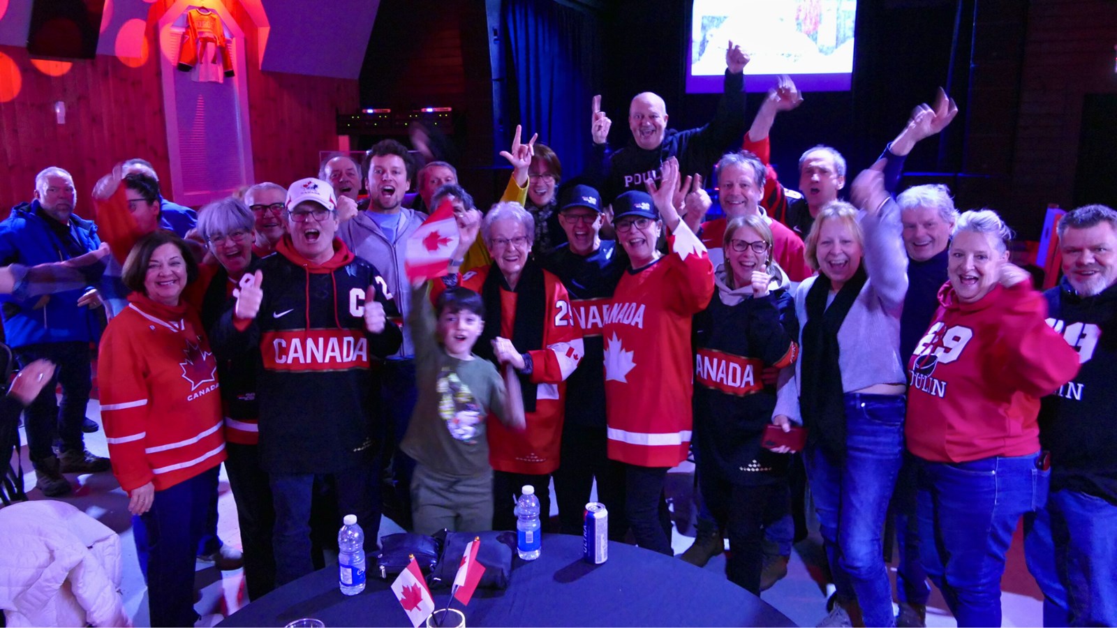 Poulin amène son équipe en finale et établit un record