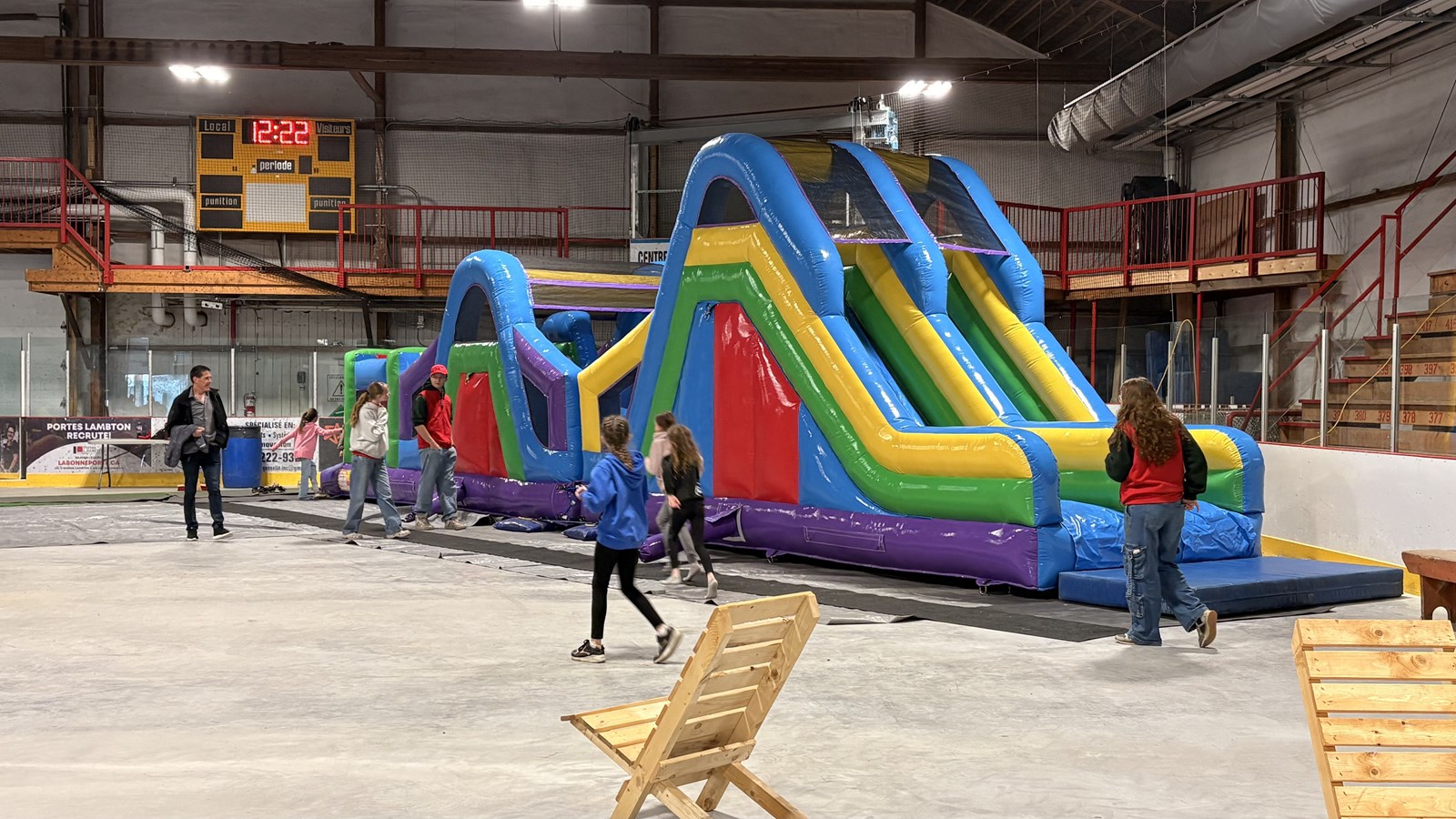 Festival Choc des générations: des jeunes heureux aux courses de boîtes à savon