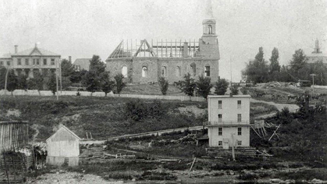 6-11f-Église-de-1862-Démolition--1898-99.jpg