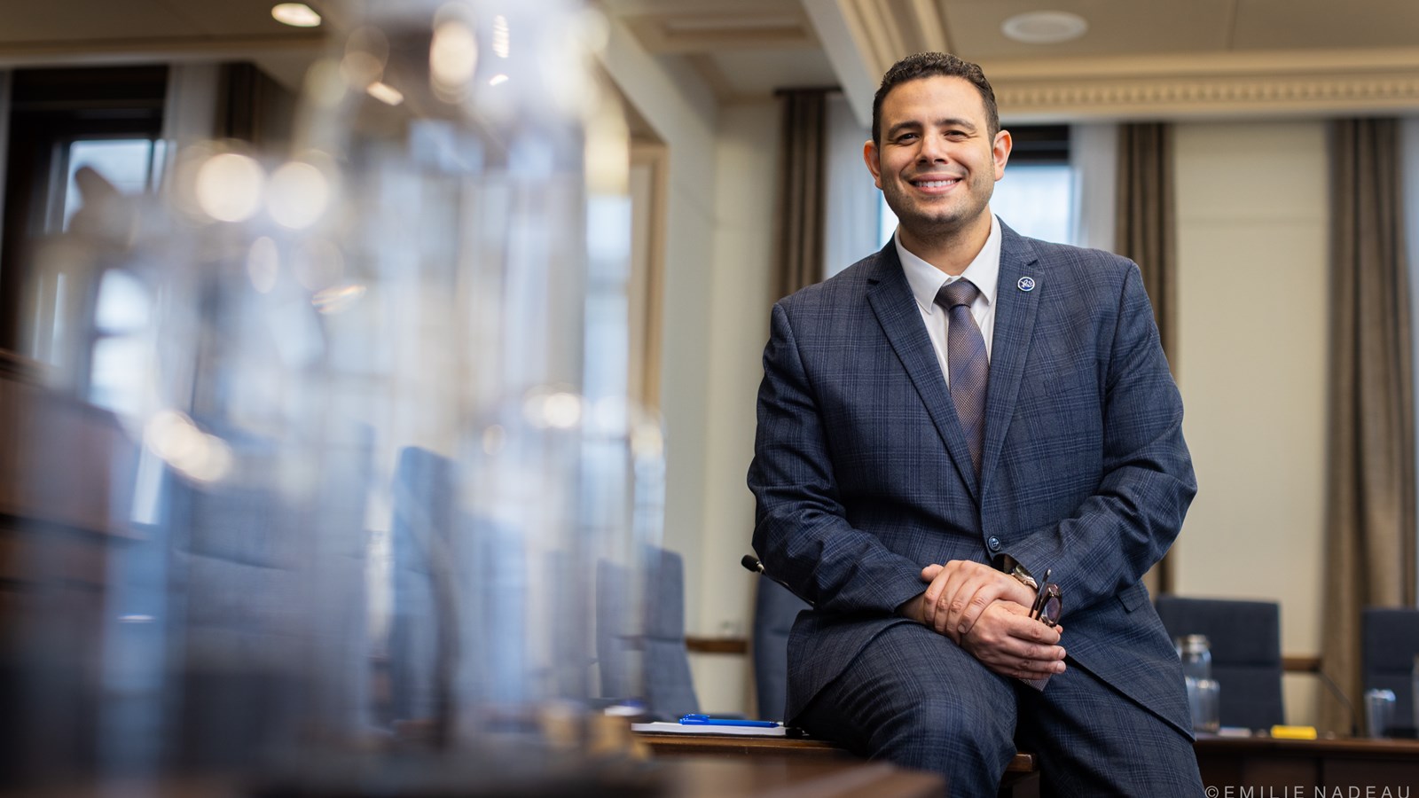 Samuel Poulin, député de Beauce-Sud et ministre des Affaires municipales, dans la salle du conseil des ministres dans l'édifice Honoré-Mercier à Québec