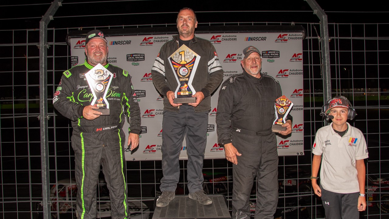 Podium Nascar Vintage.jpg
